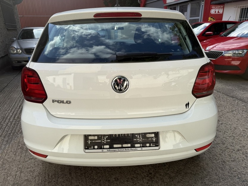 VW Polo 1.0. Trendline Klima 1.Hand 71.800 km 6.900 € Berlin 10247