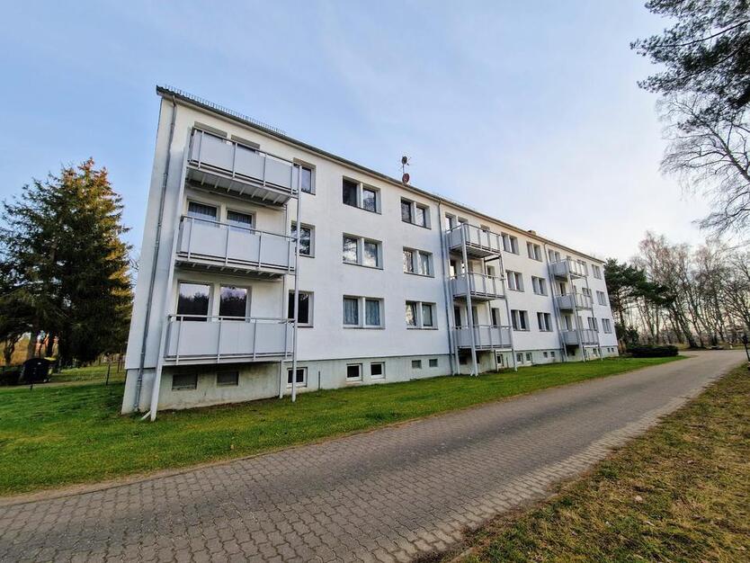 Niedliche 2-Zimmer-Wohnung in sehr ruhiger Lage in Brahlstorf zimmer