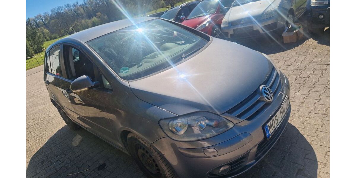 VW Golf 220.000 km 3.200 &euro; Langenbrettach 74243