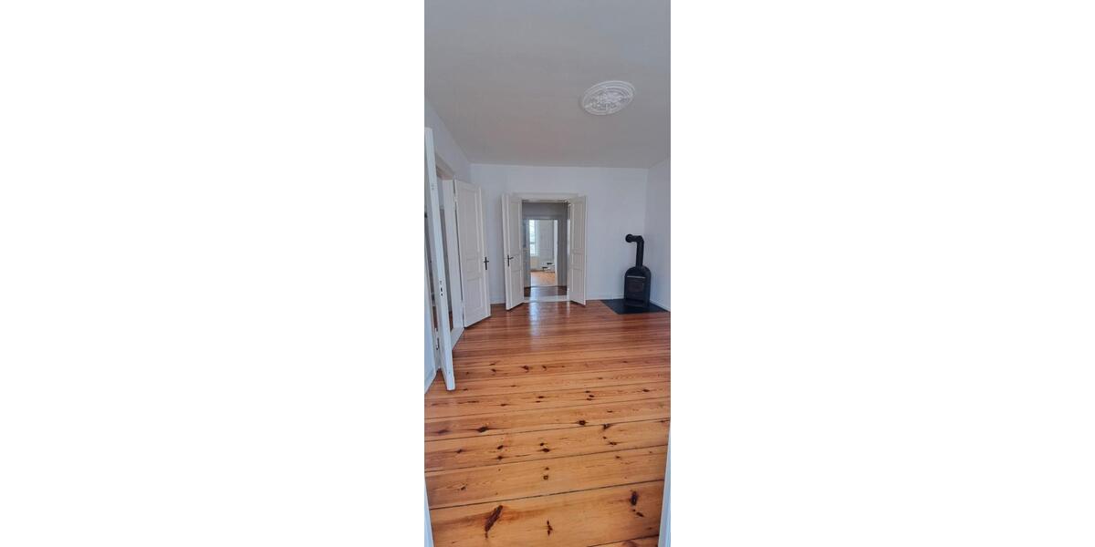 Etagenwohnung Neuruppin - 4 Zimmer, 120 m&sup2;, 1.080&euro; | Angebot:26190403