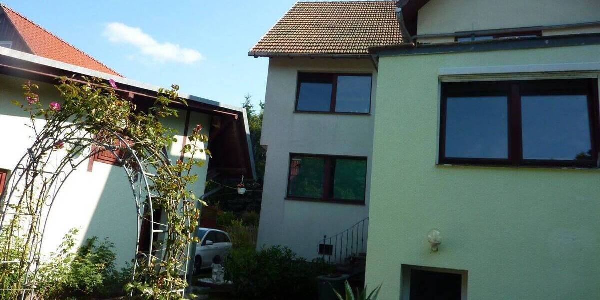 Mehrfamilienhaus, Wohnhaus Geratal - 8 Zimmer, 166 m&sup2;, 139.000&euro; | Angebot:25685476