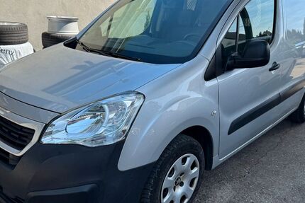 Peugeot Partner 150.000 km 6.350 € Nürnberg 90453