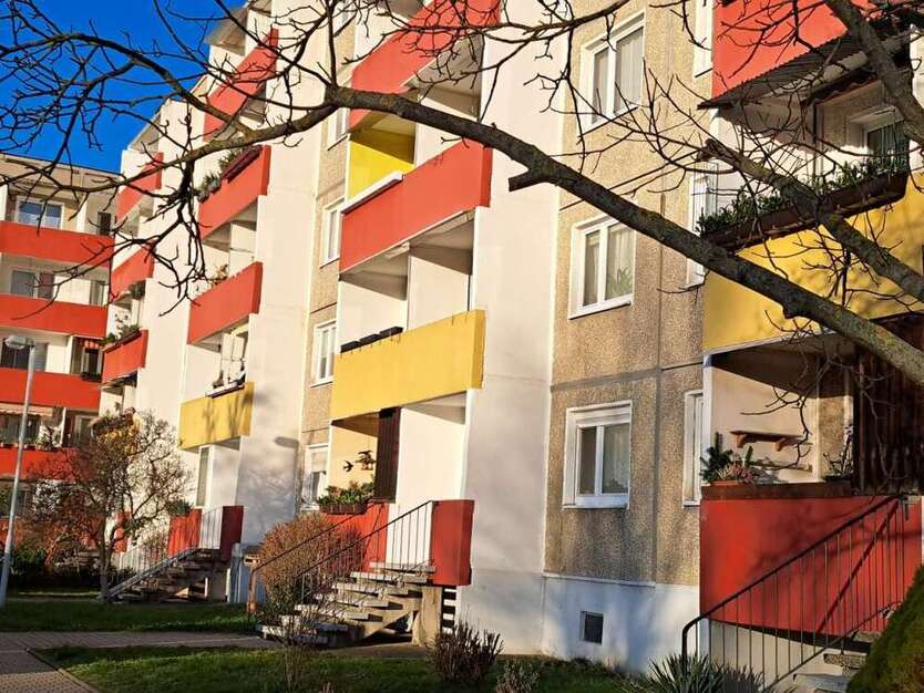 Wohnung zum Mieten in Halle (Saale) 315 € 56.65 m²