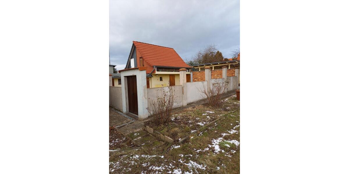 Doppelhaushälfte Staßfurt - 2 Zimmer, 96 m&sup2;, 75.000&euro; | Angebot:26193629