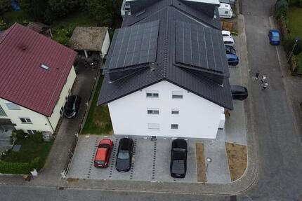 Schöne und neue 3 Zimmer Wohnung, EBK, Terrasse, Erstbezug zimmer