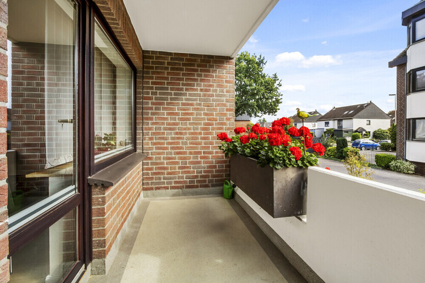 Delmenhorst - Stickgras 2.-Zi.- HochparterreWohnung mit Garage und Balkon