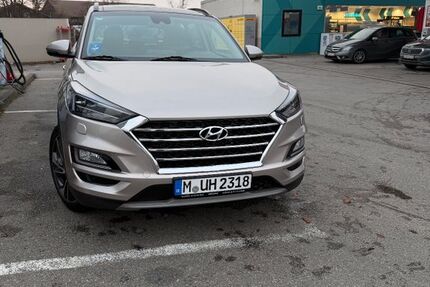 Hyundai TUCSON 76.000 km 21.300 &euro; Olching 82140