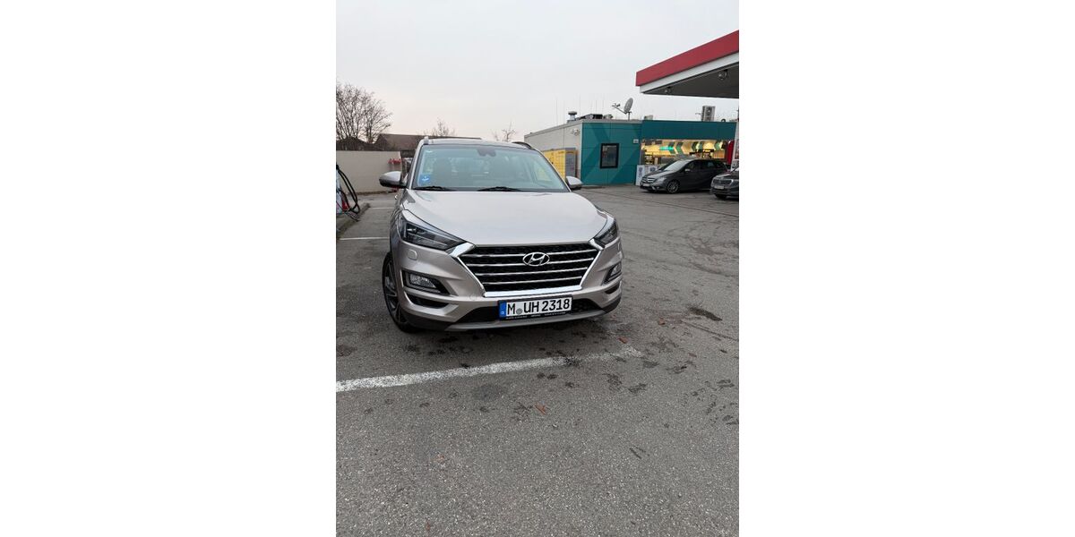 Hyundai TUCSON 76.000 km 21.300 &euro; Olching 82140