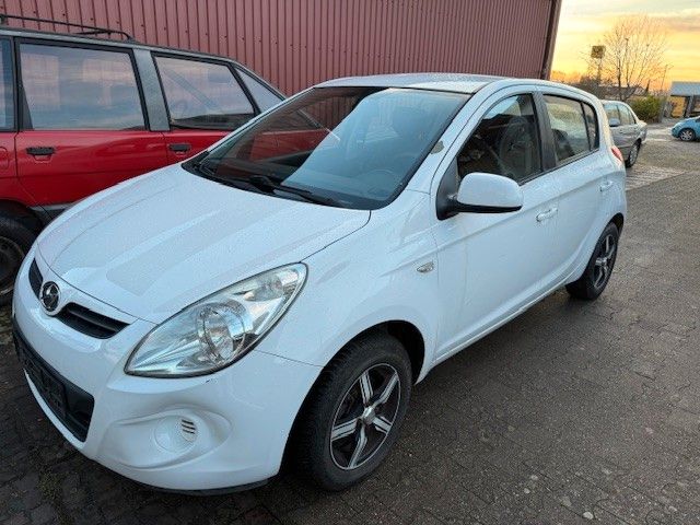 Hyundai i20 105.000 km 2.450 &euro; Hockenheim 68766
