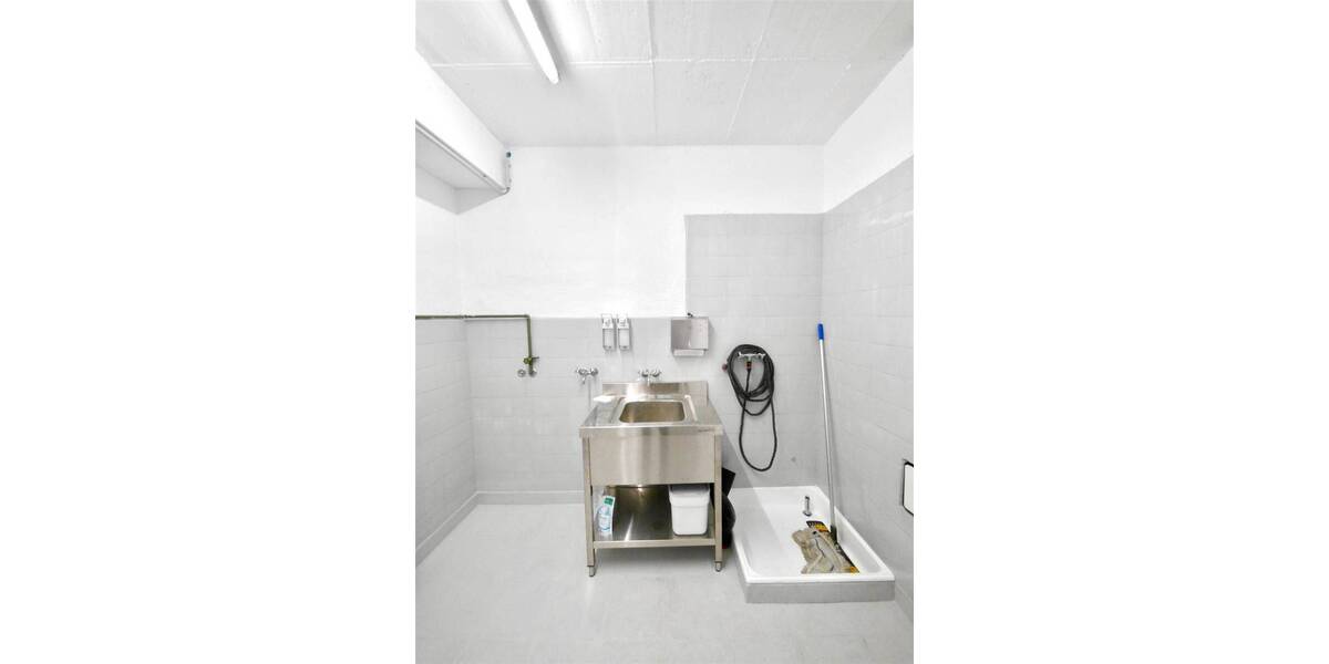 Gewerbeobjekt Cadolzburg - 3 Zimmer, 119 m&sup2;, 833&euro; | Angebot:24027406