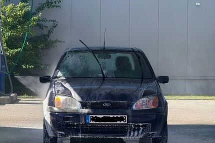 Ford Fiesta 121.000 km 700 &euro; Kolbermoor 83059