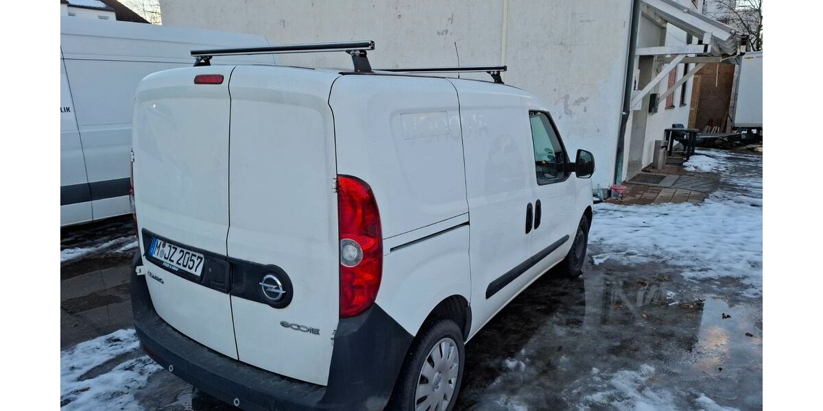 Opel Combo 122.000 km 6.800 &euro; München 81547