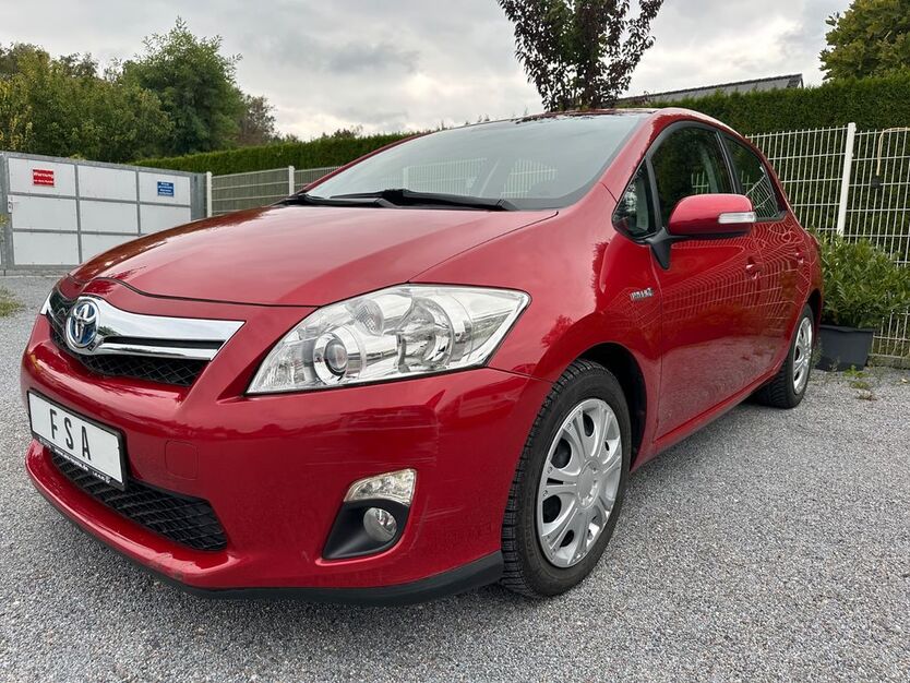 Toyota Auris 64.000 km 9.500 € Dresden 01259