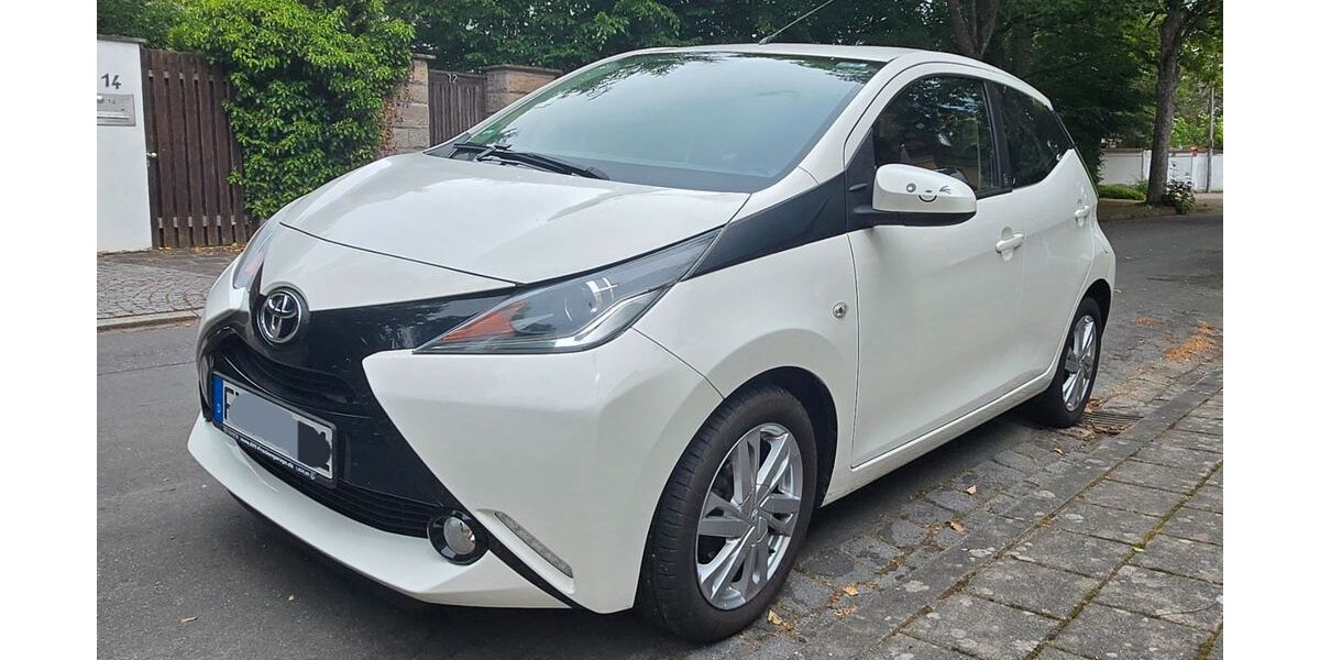 Toyota Aygo (X) 42.000 km 8.400 &euro; Fürth 90768