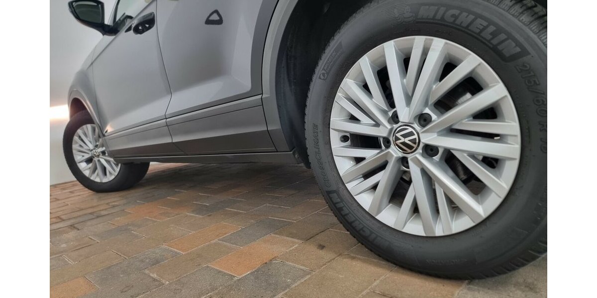 VW T-Roc Style ACC AHK APP SHZ Kamera Klimaautom. 76.800 km 19.950 &euro; Garrel 49681