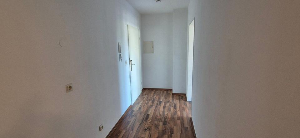 Dachgeschoßwohnung Limbach-Oberfrohna Oberfrohna - 4 Zimmer, 102 m&sup2;, 139.000&euro; | Angebot:27440816