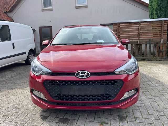 i20