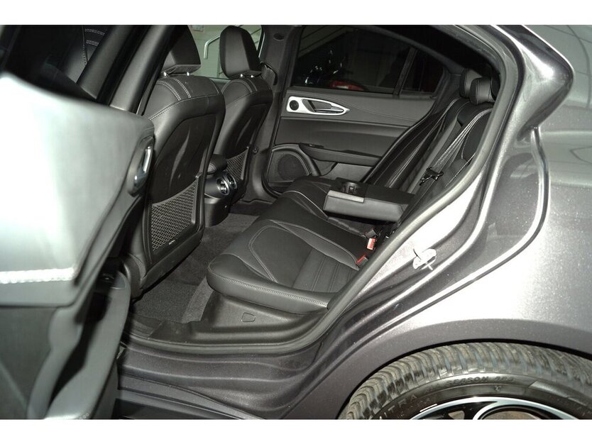 Giulia Veloce Q4 2.0 Turbo Harman-Kardon