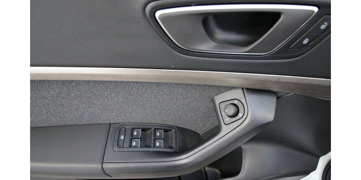 Seat Ateca 1.5 TSI Xperience NAVI+LED+KAMERA+WINTER 25.928 km 25.500 &euro; Hagenow 19230