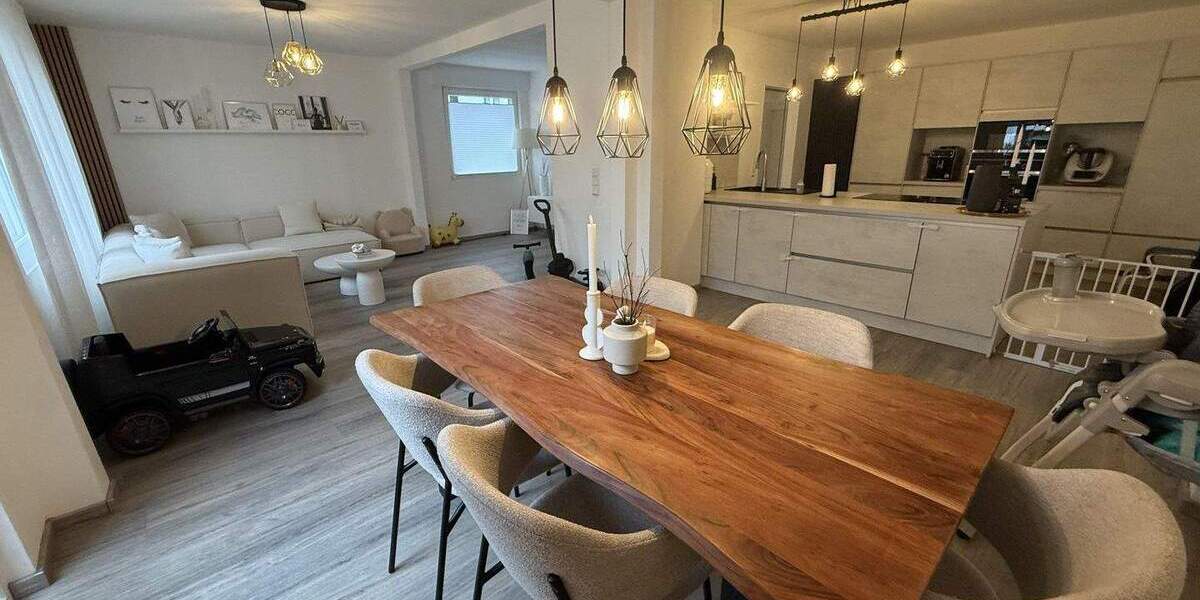 Kernsaniertes Familienidyll mit großem Garten in Lohner Bestlage 4 zimmer