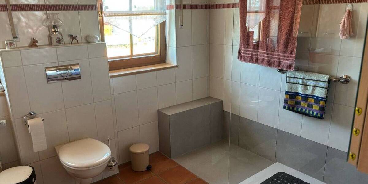 Mehrfamilienhaus, Wohnhaus Adelsdorf - 7 Zimmer, 176 m&sup2;, 611.000&euro; | Angebot:26807099