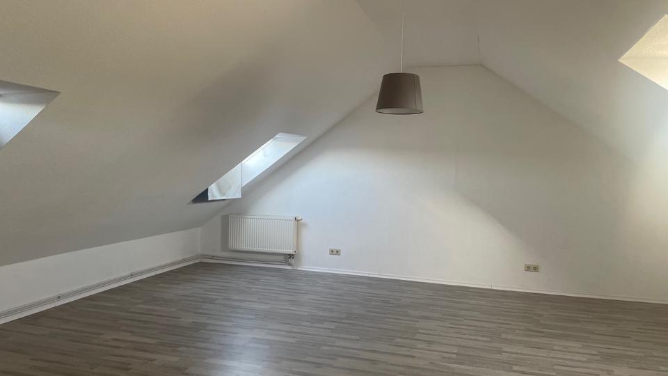 Dachgeschoßwohnung Uplengen - 2 Zimmer, 50 m&sup2;, 475&euro; | Angebot:26279042