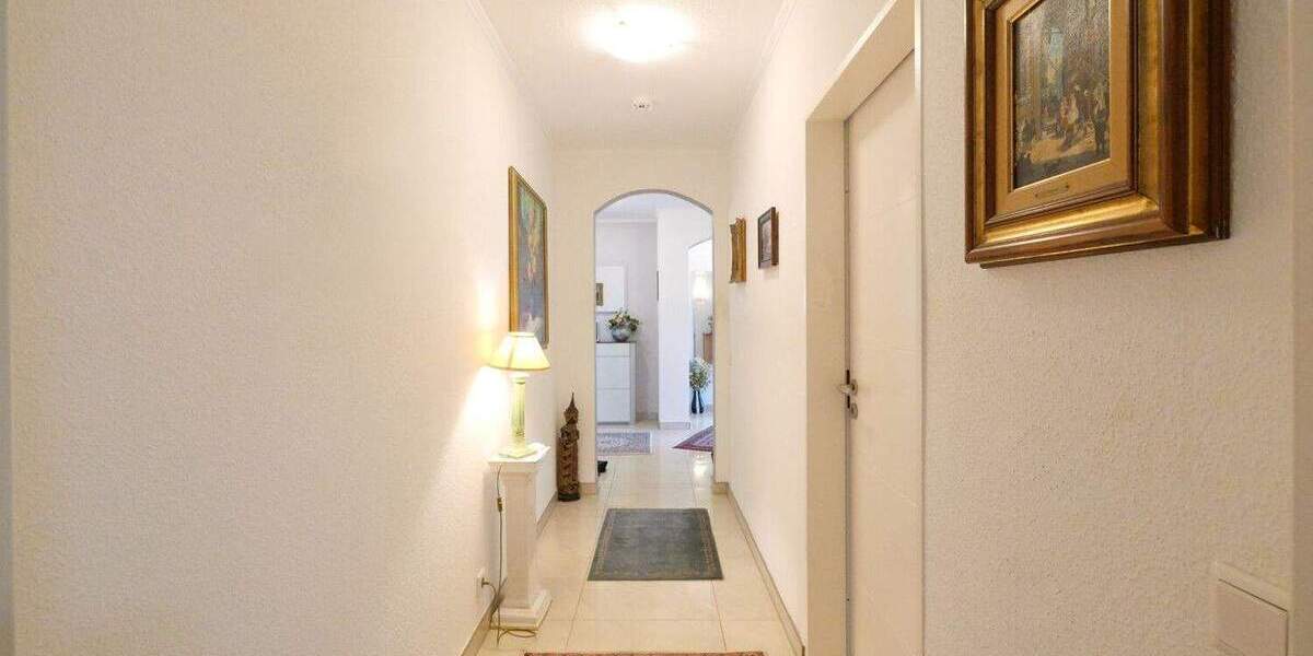 Etagenwohnung Bad Lippspringe - 3 Zimmer, 131 m&sup2;, 329.000&euro; | Angebot:25821000