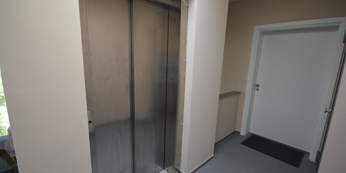 Eine traumhafte, lichtdurchflutete Penthouse-Wohnung mitten in den Weinbergen. - Einfamilienhaus Neustadt an der Weinstraße Hambach | Angebot:25449458