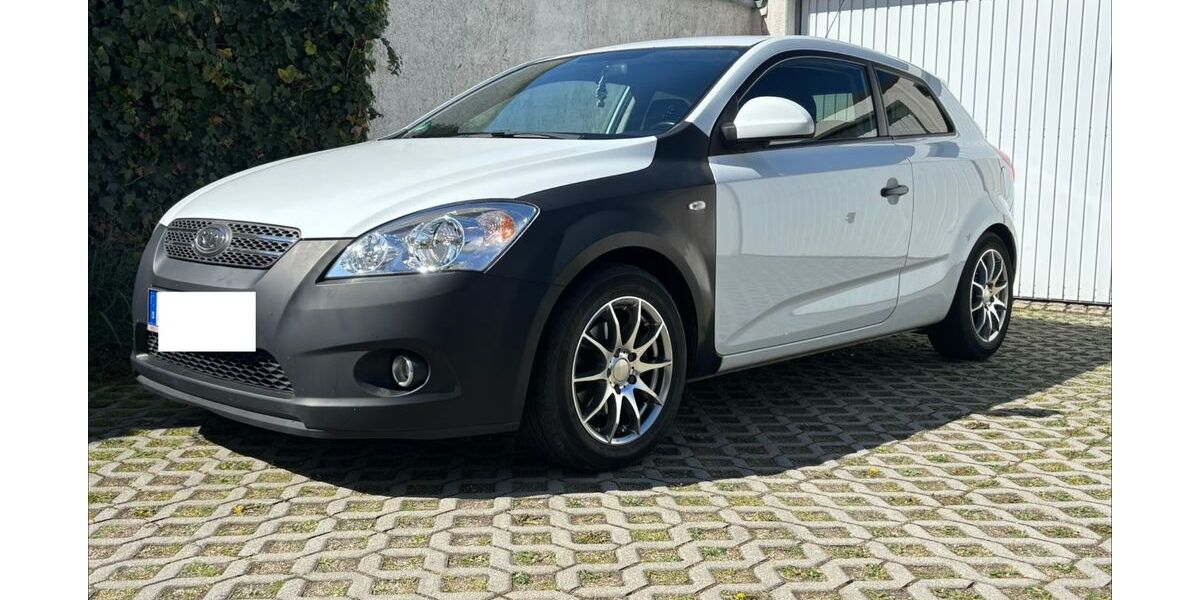 Kia pro ceed / ProCeed 148.000 km 3.450 &euro; Niesky 02906