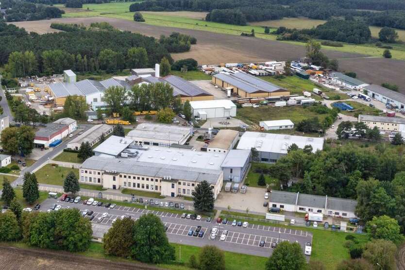 Halle in Zossen 14.157 € 2577 m²