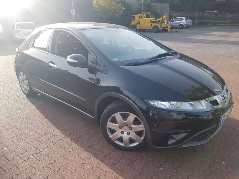 Honda Civic 120.000 km 5.999 € Düsseldorf 40231