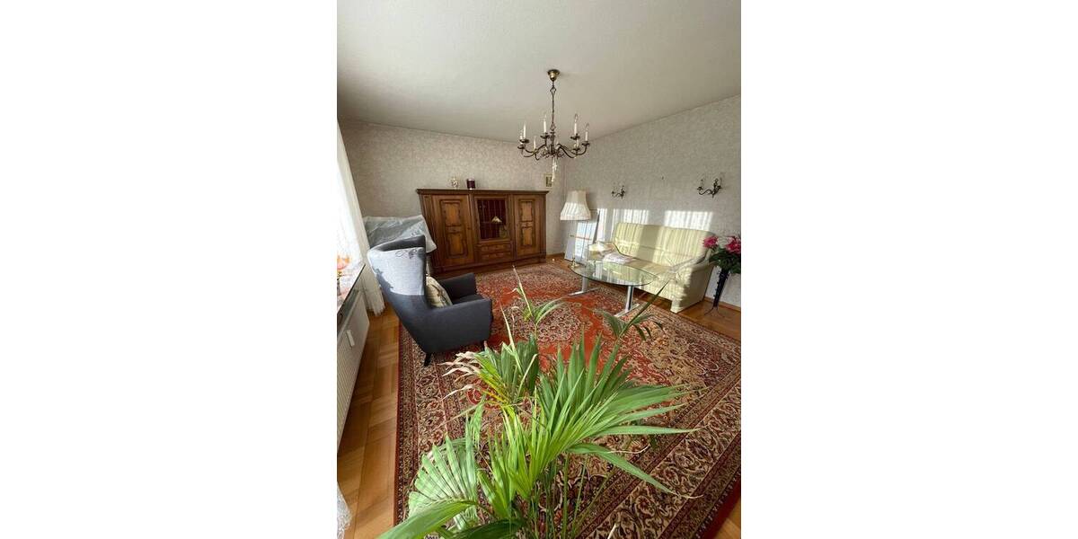 Solides Mehrfamilienhaus mit Ausbaupotenzial in Mannheim-Seckenheim 9 zimmer