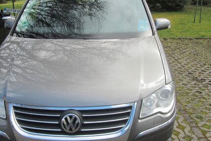 VW Touran 219.000 km 3.100 &euro; Limburg 65550
