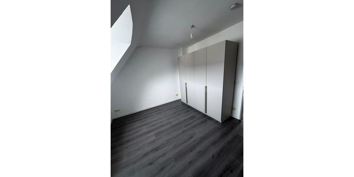 Dachgeschoßwohnung Bottrop - 2 Zimmer, 56 m&sup2;, 480&euro; | Angebot:26063500