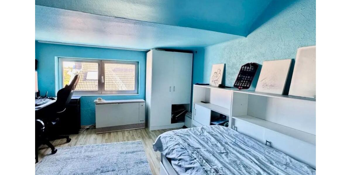 Reihenhaus Grevenbroich Neuenhausen - 8 Zimmer, 180 m&sup2;, 275.000&euro; | Angebot:26227521