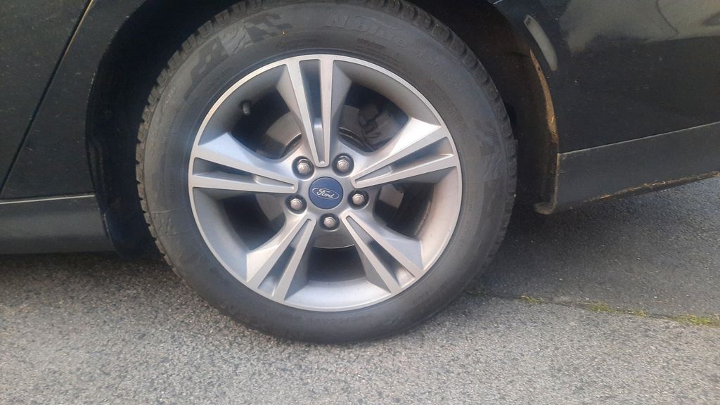 Ford Focus 148.000 km 5.200 &euro; Overath 51491