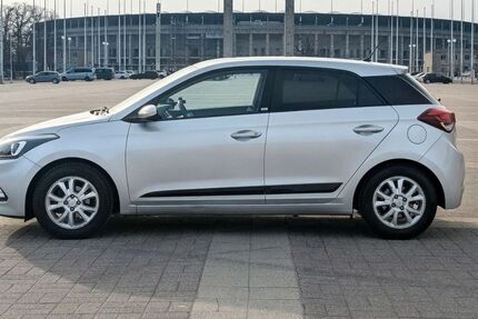 Hyundai i20 61.000 km 10.800 &euro; Berlin 13597