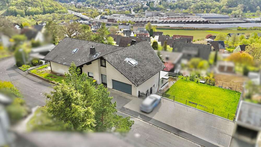 Mehrfamilienhaus mit Weitblick in bester Lage Herborn OT - Mehrfamilienhaus, Wohnhaus Herborn | Angebot:27271502