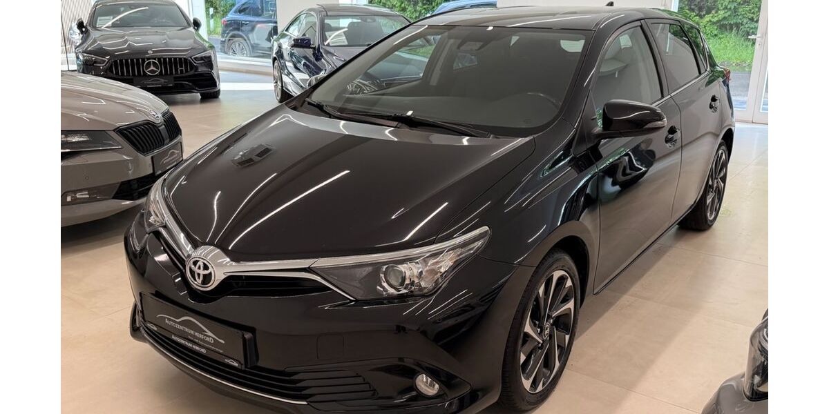 Toyota Auris 123.000 km 9.900 &euro; Herford 32051
