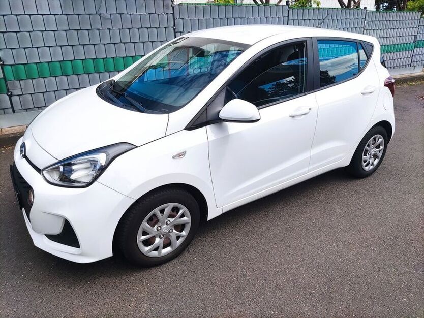 i10