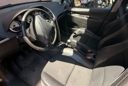 Peugeot 207 132.355 km 850 &euro; Ulm 89081