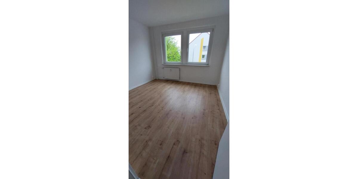 Etagenwohnung Bernsdorf - 3 Zimmer, 58 m&sup2;, 300&euro; | Angebot:26300680