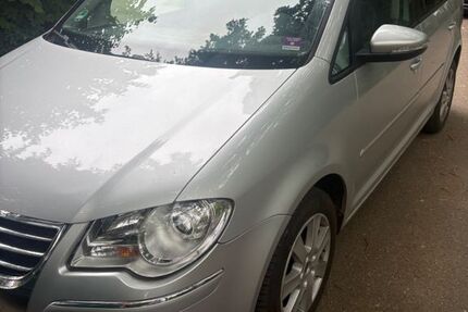 VW Touran 143.000 km 4.690 &euro; Hamburg 22395