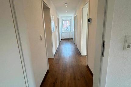 Wohnung Ochsenfurt - 4 Zimmer, 90 m&sup2;, 800&euro; | Angebot:25294793