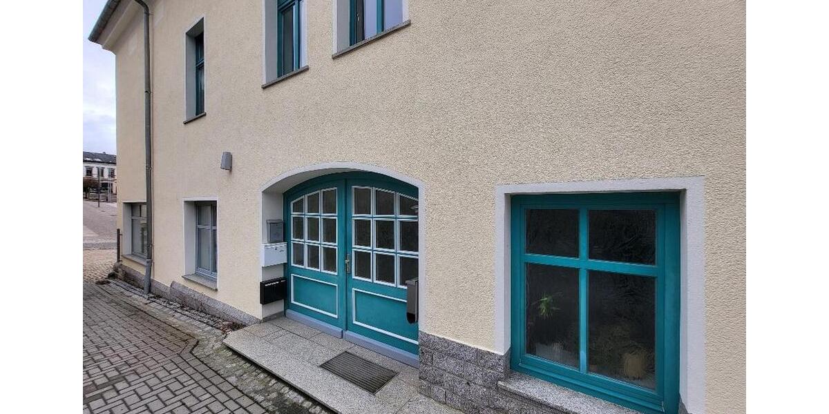 NEU sanierte 3-Raum Wohnung mit neuer Einbauküche im Stadtzentrum von Treuen 3 zimmer