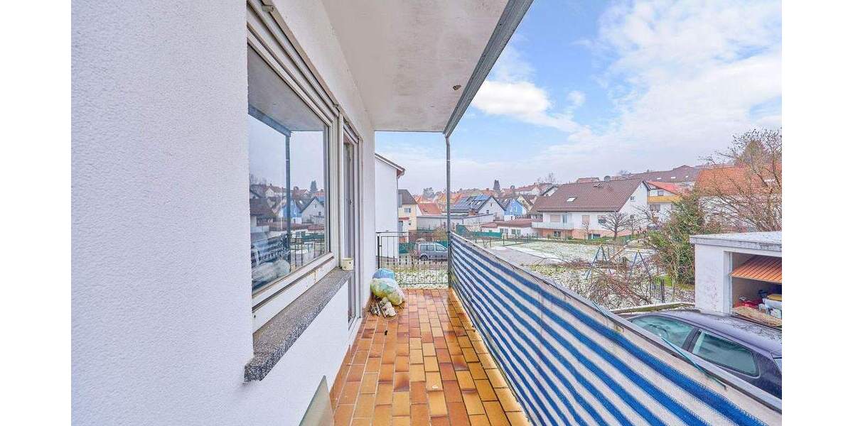 Sanierungsobjekt mit 829 m² Grundstück, 3 Garagen & flexiblem Nutzungskonzept - Mehrfamilienhaus, Wohnhaus Erbach | Angebot:25807636