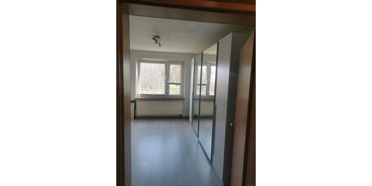 Etagenwohnung Eisenberg - 3 Zimmer, 58 m&sup2;, 550&euro; | Angebot:26211795