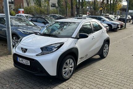 Toyota Aygo (X) 2.500 km 18.490 &euro; Berlin 13403