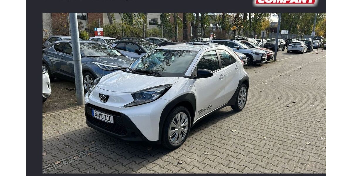 Toyota Aygo (X) 2.500 km 18.490 &euro; Berlin 13403