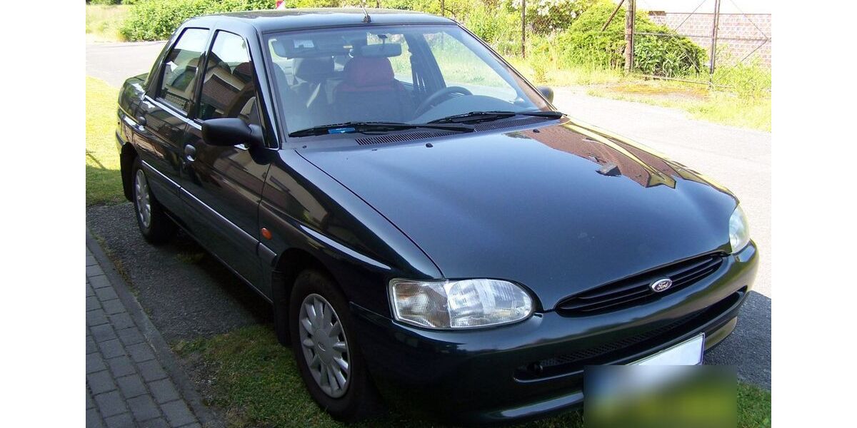 Ford Escort 74.200 km 1.200 &euro; Cottbus 03042